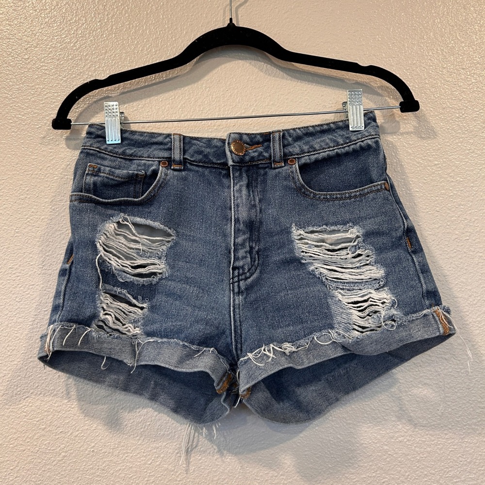 Bullhead Denim Co Womens Mom Shorts Distressed Medium Wash Size 25 High Rise